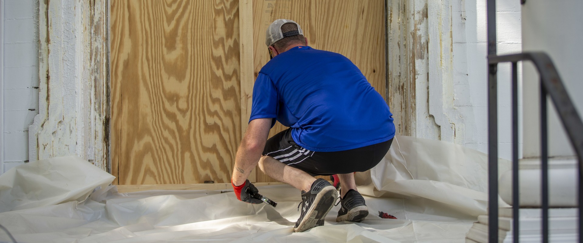 Preserving Pristine Hardwood Flooring: Ohio's Mold Removal Service Guide